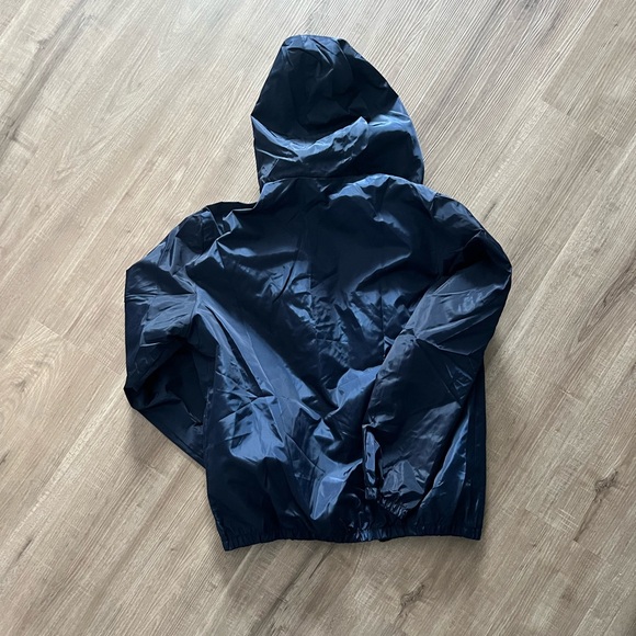 Wind breaker - Picture 2 of 2